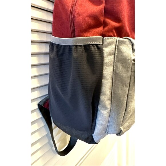 Solo New York Re:Solve Backpack Laptop Sleeve Recycled Red and Gray 16.5"x11.5" - Picture 4 of 8